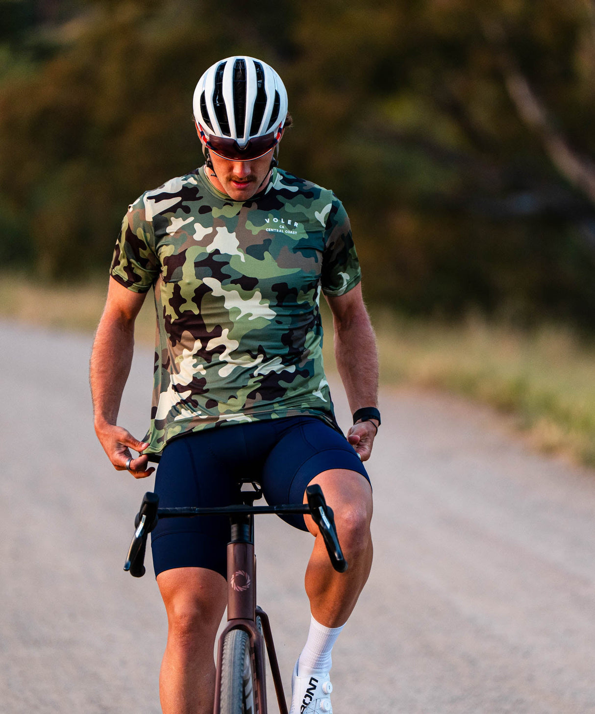 M. ESCAPE BIB - BLACK