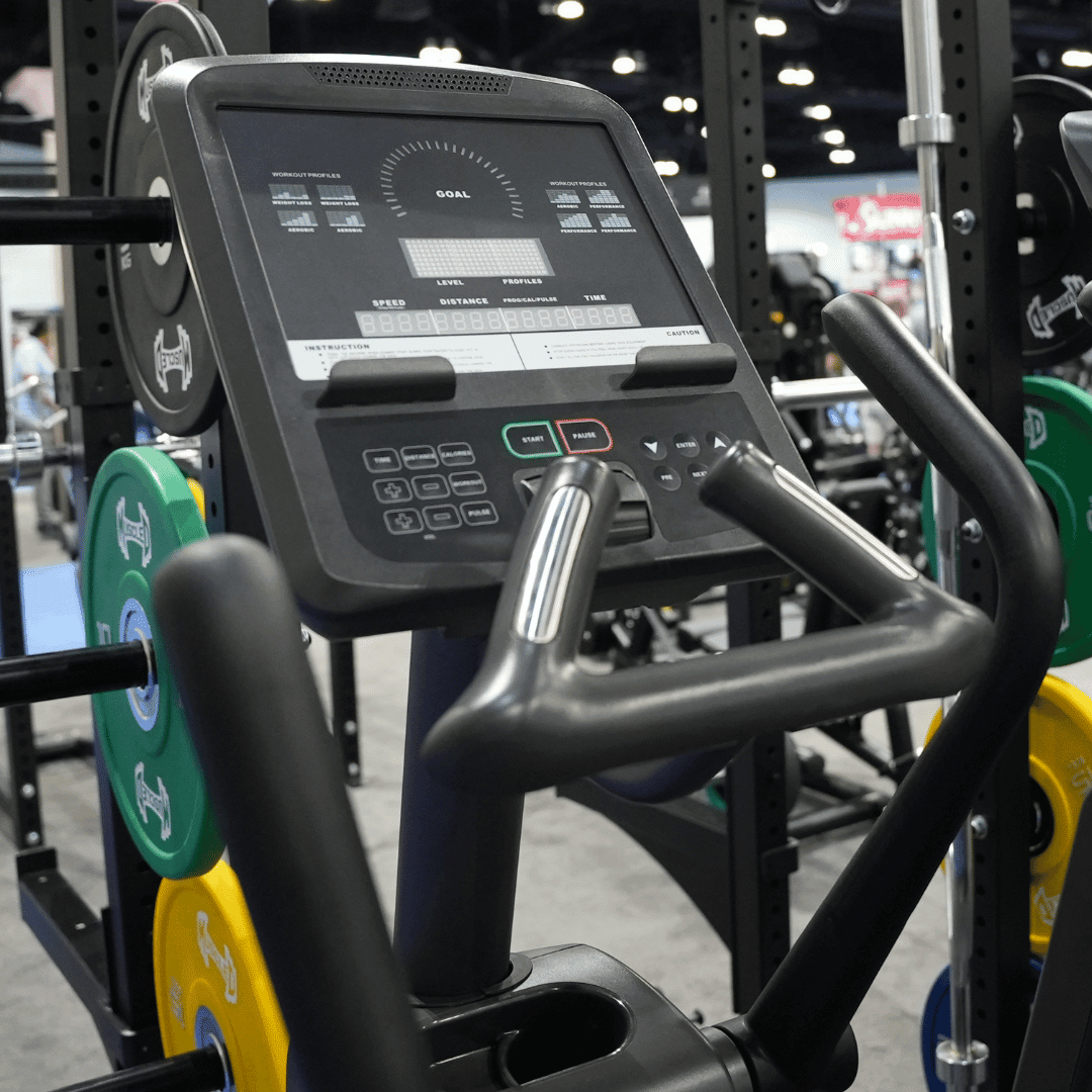 Commercial Elliptical Trainer - LED Screen - Muscle D Fitness - Cardio Machine - Standalone