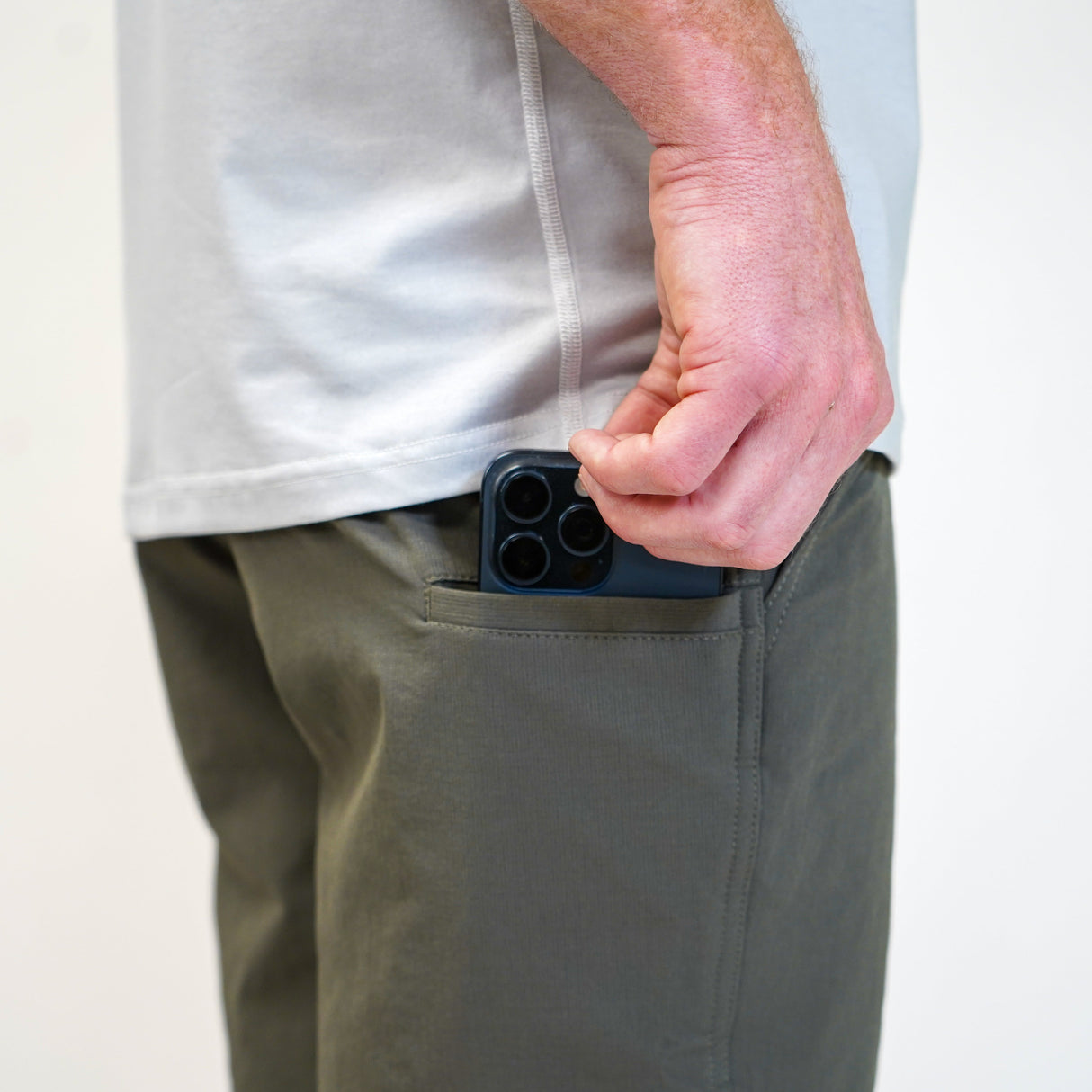 A.T. Plus Short - Fossil Grey