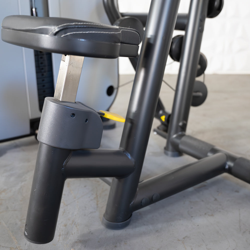 Vogue Seated Row - Muscle D Fitness - Adjustable Seat - Pin Selectorized - Lat Workout