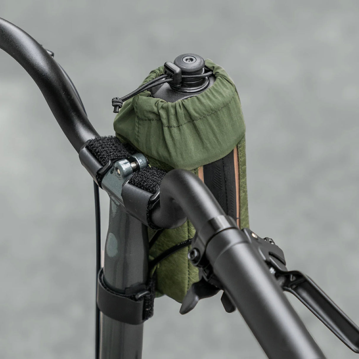 Sustainable Eco-Friendly Recycled Tire Bike Water Bottle Bags 0.8L ROAD TO SKY