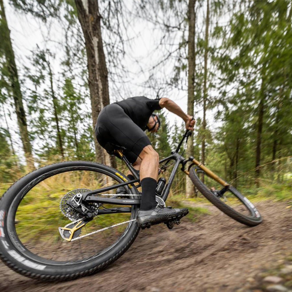 OSPW X SRAM Eagle Transmission, Black/Gold LTD