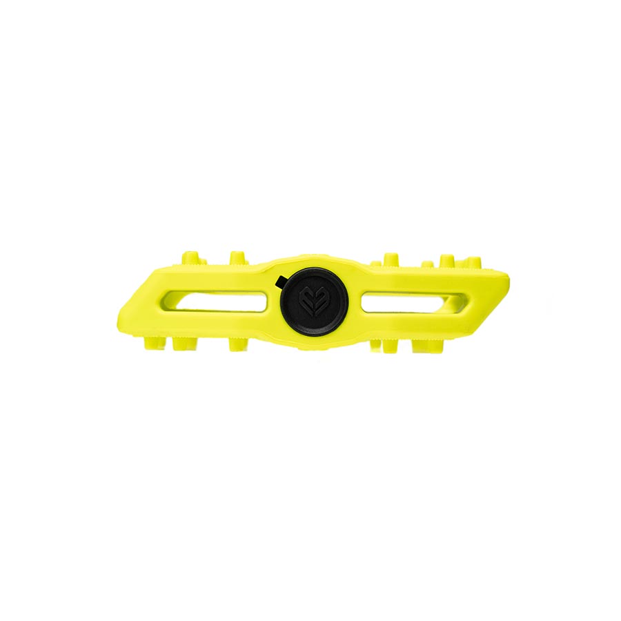 Eclat Slash Platform Pedals Body: Nylon Spindle: Cr-Mo 9/16 Yellow Pair