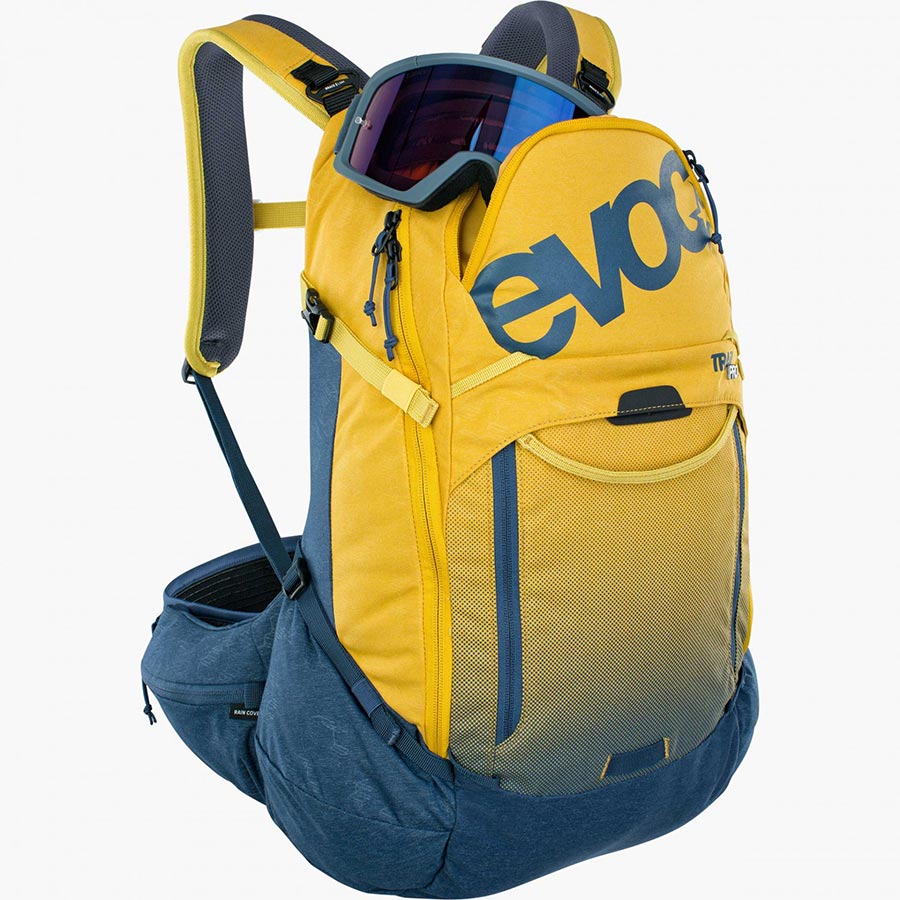 EVOC Trail Pro 26 Protector backpack 26L Curry/Denim LXL