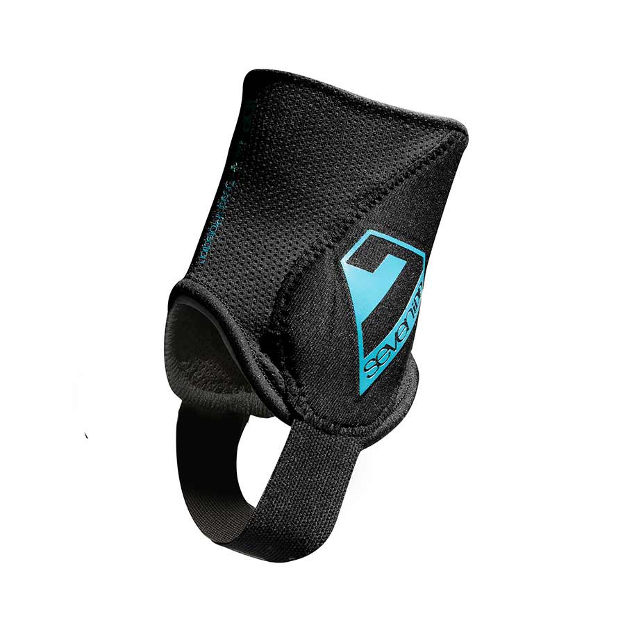 7iDP Control Ankle Guard Pair S/M Black