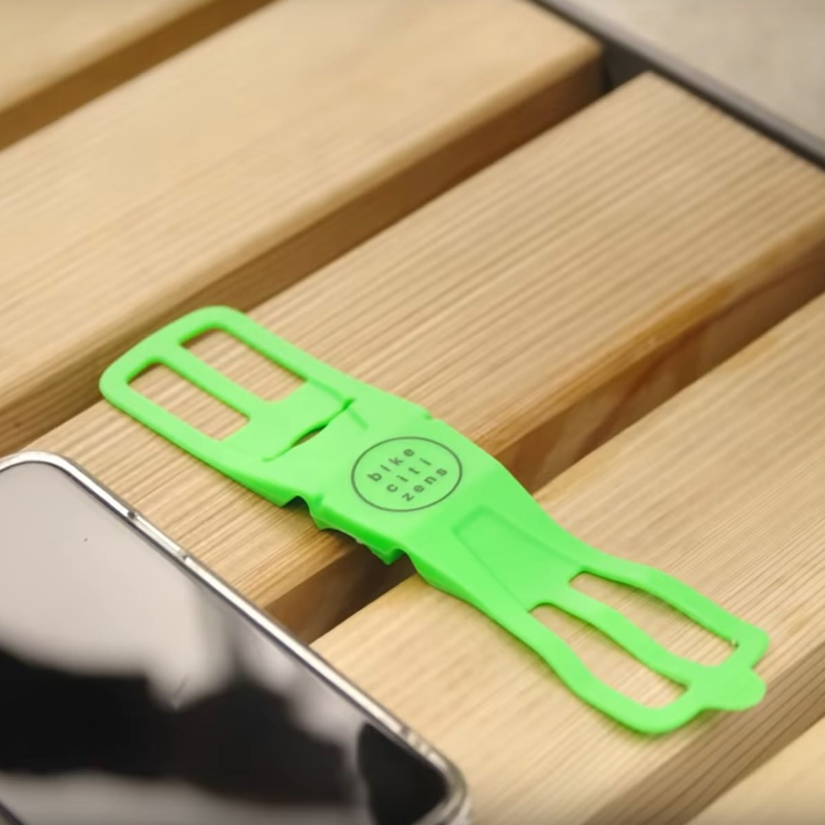 FINN - Universal Bicycle Phone Mount - Green