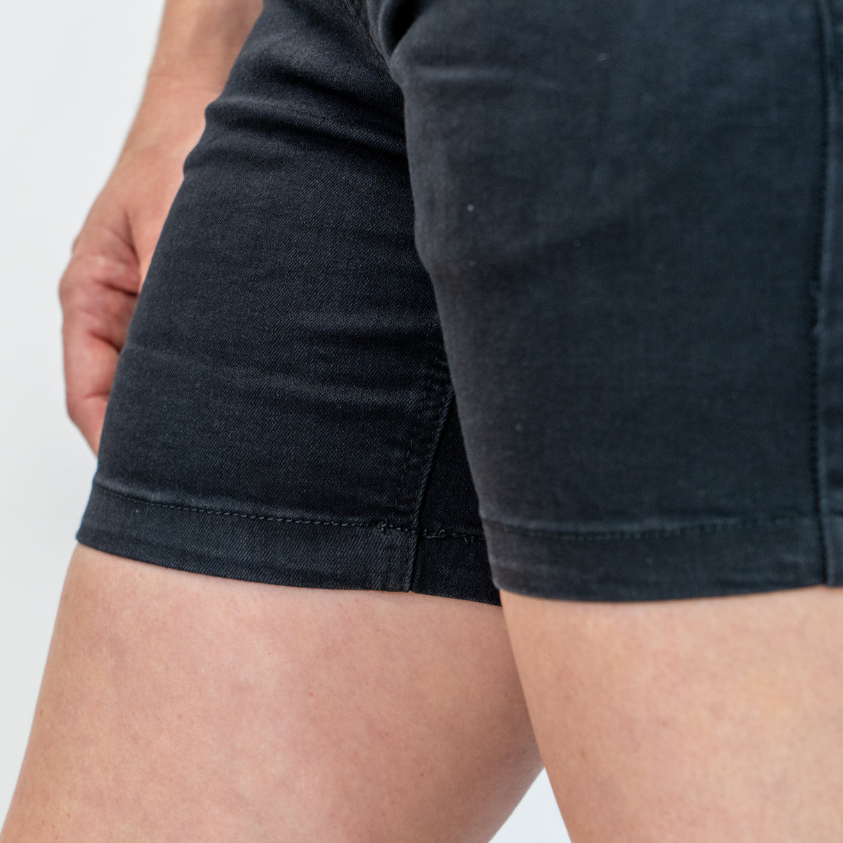 5.5" Stretch Jorts - Pure Black Hemmed