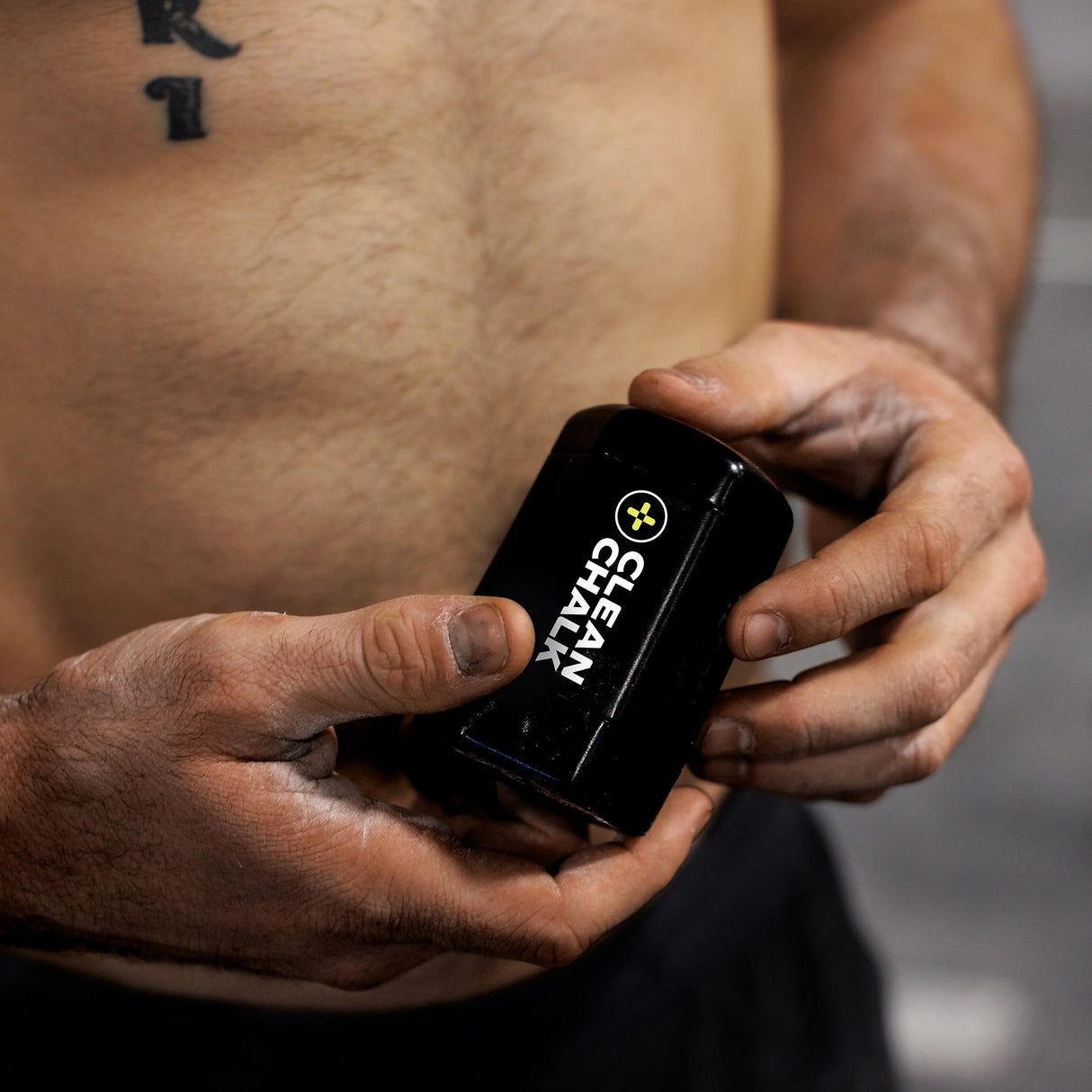 Clean Chalk Dispenser: Mess-free, Magnetic, Refillable Sports Chalk