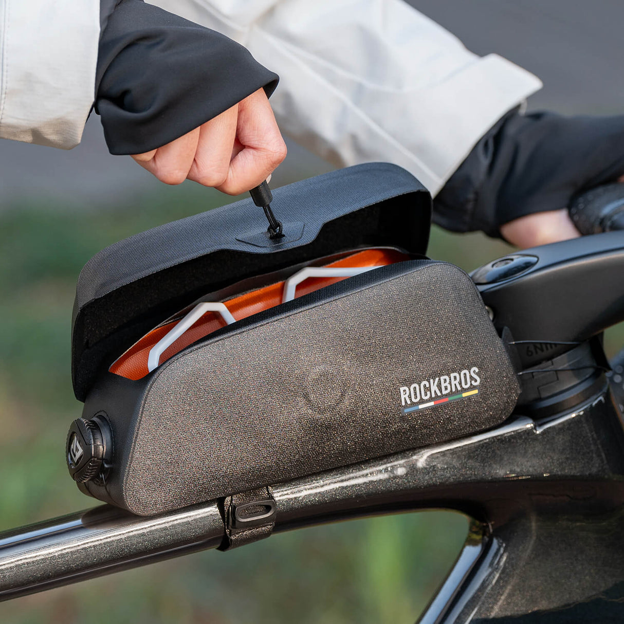 ROCKBROS Road To Sky 100%Waterproof Magnetic Bike Top Tube Frame Bag 0.6L/0.9L