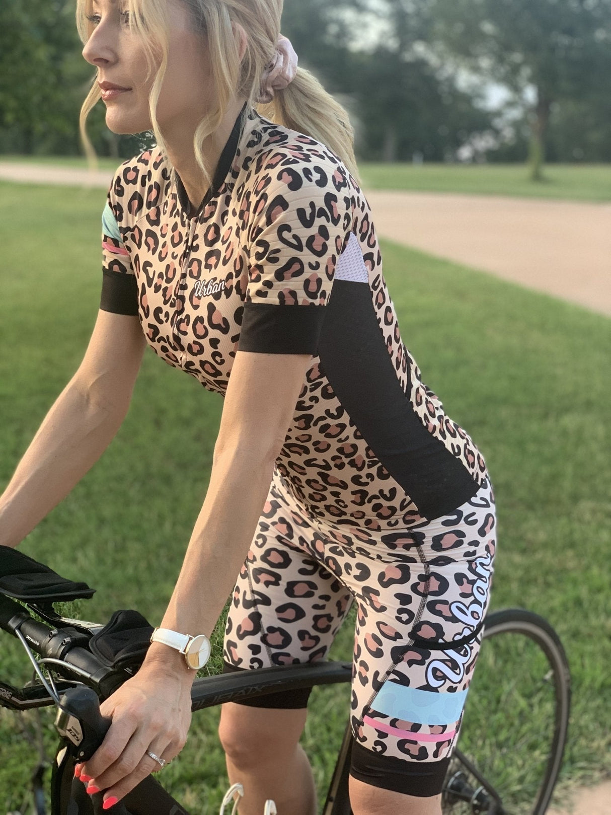 Women's Urban Leopard Print Short Sleeve Jerseys / Bib Shorts